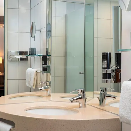 Hotel Leonardo Altstadt 3*