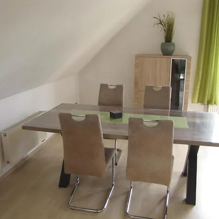 Apartment Im Gruenen Von *