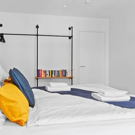 Luxuriose 3-zi-wohnung Im Zentrum, Grosser Balkon Dresden