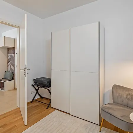 Ruhige 5 Sterne Naehe Altstadt Apartment *