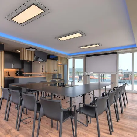 Oasis - Wohnen In - Netflix - Tiefgarage - Dachterrasse * Dresden