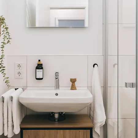 Apartment Oasis - Wohnen In - Netflix - Tiefgarage - Dachterrasse
