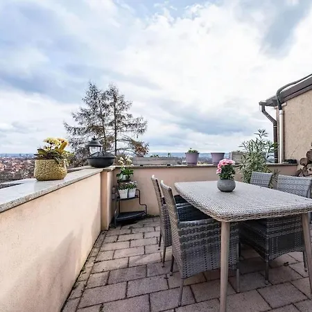 Blick Ueber - Terrasse - 3 - Modern Renoviert