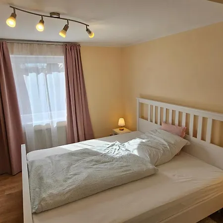 Sehr Schoenes Und Grosses Haus In - Partys Und Andere Feierlichkeiten Sind Wegen Eventueller Laermbelaestigung Nicht Gestattet *