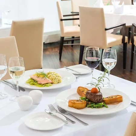 Nh Neustadt Hotel 4*