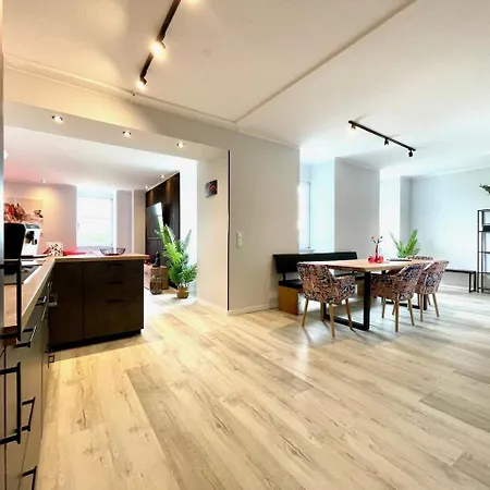 Apartment Premium Penthouse W46 Dresden - Elbnah, Hochwertig, Zentral, 3 Schlafzimmer! Dresden