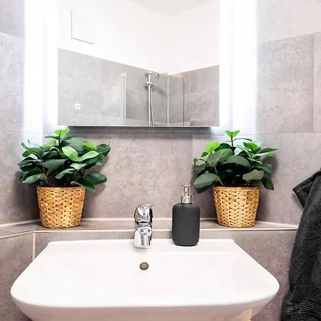 70 Qm Wohlfuehlperle - Ruhig Und Trotzdem Schnell Im Zentrum - Grosser Balkon Apartment Dresden