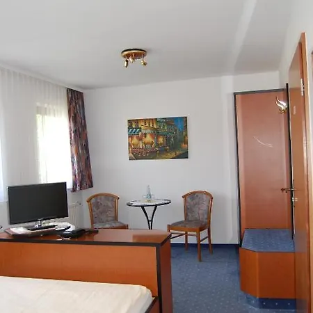 Zum Nussbaum Guest house