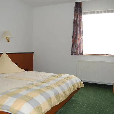 Zum Nussbaum Guest house 3*