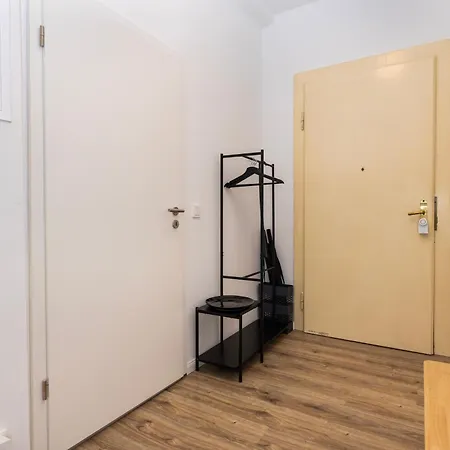 Deluxe - Garden - Near Elbe - Airport *