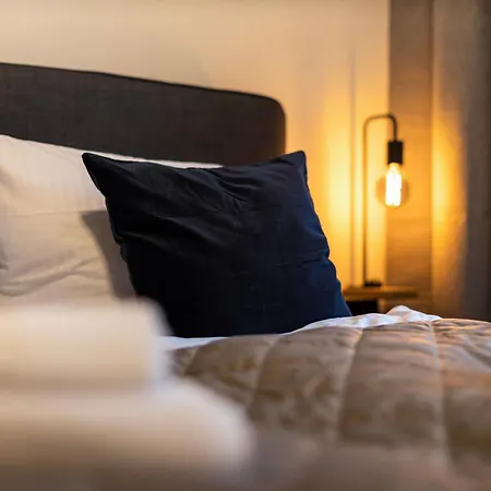 Deluxe - Garden - Near Elbe - Airport Apartment
