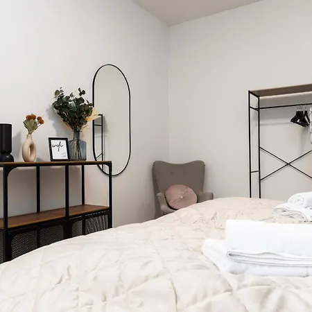 Apartment Deluxe - Garden - Near Elbe - Airport *