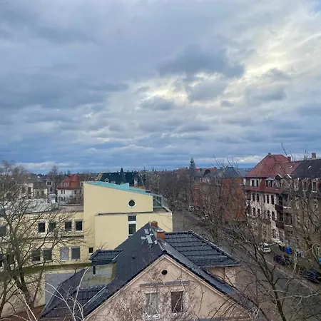 - Ueber Den Daechern Der Stadt Apartment