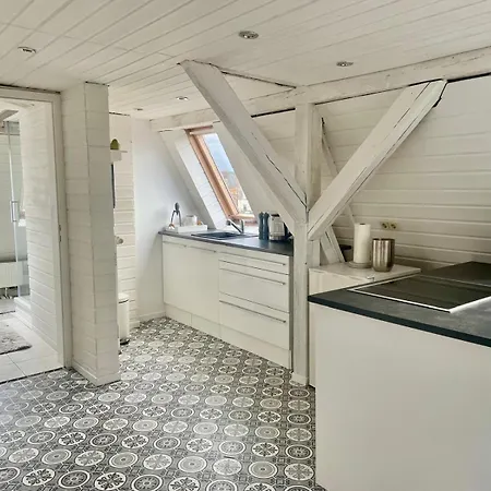 - Ueber Den Daechern Der Stadt Apartment