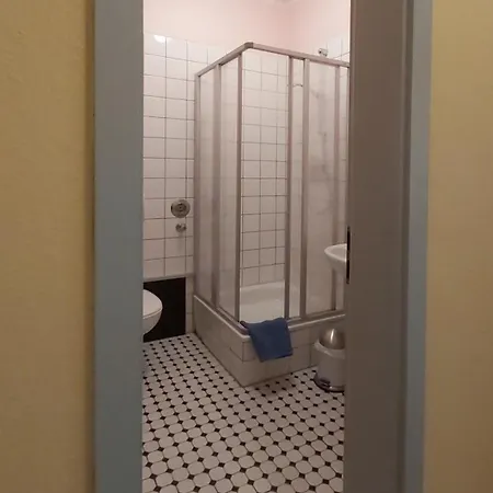City-ferienwohnungen-dresden - Zentral Gelegen Im Haus Louisenstrasse 11 - Dresden-neustadt Appartement Dresde