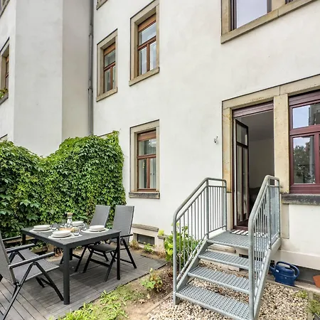 Stilvolles 2r - Garten - Elb- & Flughafennaehe Apartment