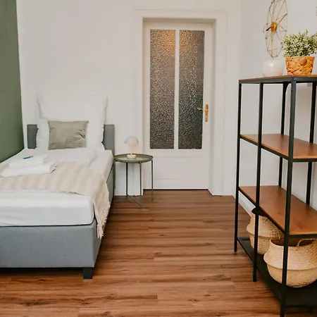 Jino L Familienfreundlich - Kueche - Modern Apartment Dresden