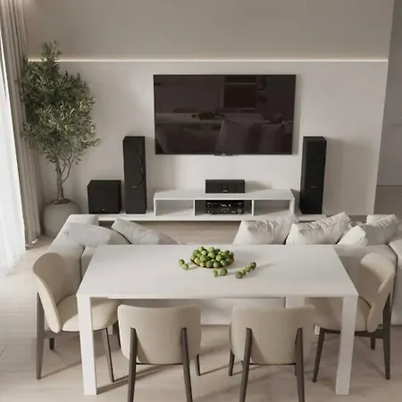 In The Center Apartment