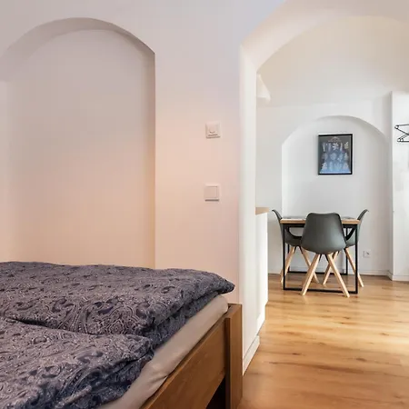 Gewoelbewohnung Mit Terrasse Apartment *