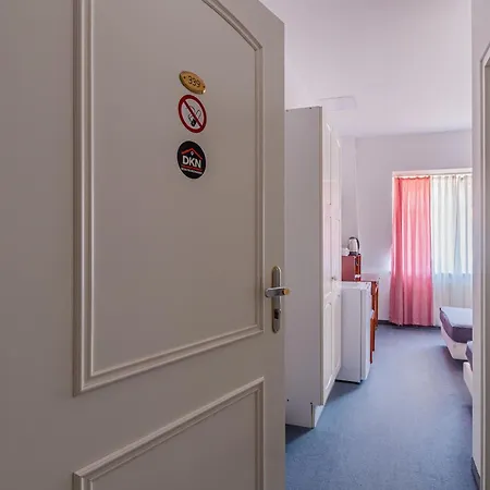 Fuer Monteure In Dresden, Mit Eigenem Bad Und Grosser Gemeinschaftskueche * Dresden