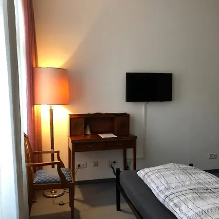 Guest house Fuer Monteure In Dresden, Mit Eigenem Bad Und Grosser Gemeinschaftskueche *