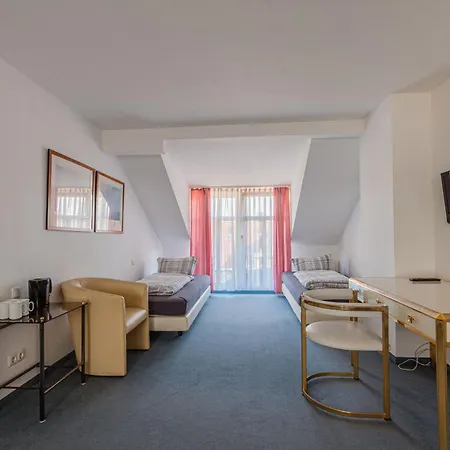 Guest house Fuer Monteure In Dresden, Mit Eigenem Bad Und Grosser Gemeinschaftskueche Dresden