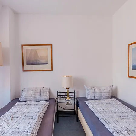 Fuer Monteure In Dresden, Mit Eigenem Bad Und Grosser Gemeinschaftskueche Guest house *