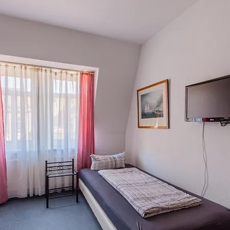 Guest house Fuer Monteure In Dresden, Mit Eigenem Bad Und Grosser Gemeinschaftskueche Dresden