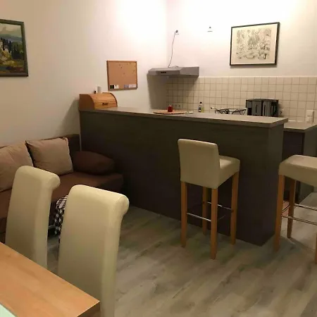 Modern Apartment, Randneustadt With Great Connections *