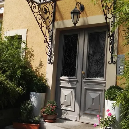 Mit 2 Baedern Und 2 Schlafzimmern Apartment