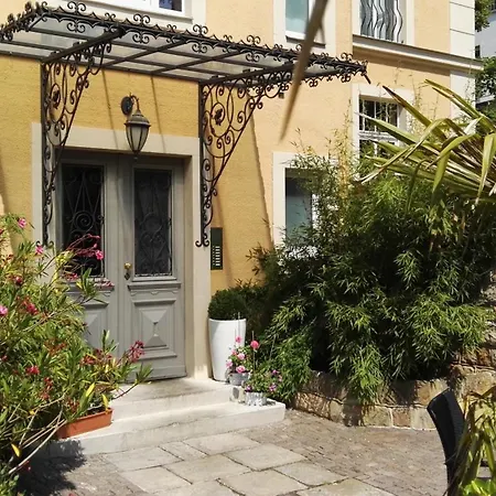 Mit 2 Baedern Und 2 Schlafzimmern Apartment