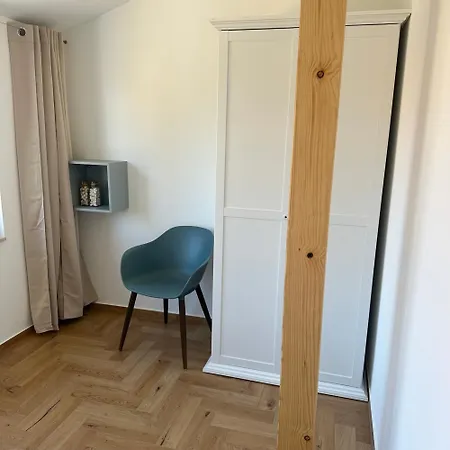 Apartment Altleubnitz 8 *