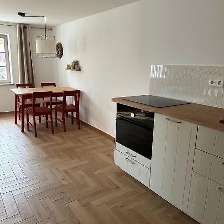 Apartment Altleubnitz 8 *