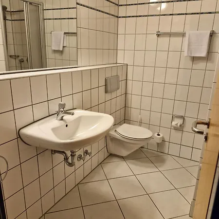 Gaestehaus Im Haus Des Kfz-gewerbes Hostel Dresden