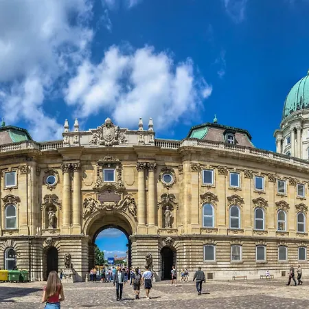 Goethe Palais Am Grossen Garten, Arbeitsplatz, Ruhig, Max 6p, Smart-tv, Eigener Parkplatz * Dresden
