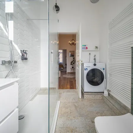 Apartment Goethe Palais Am Grossen Garten, Arbeitsplatz, Ruhig, Max 6p, Smart-tv, Eigener Parkplatz *