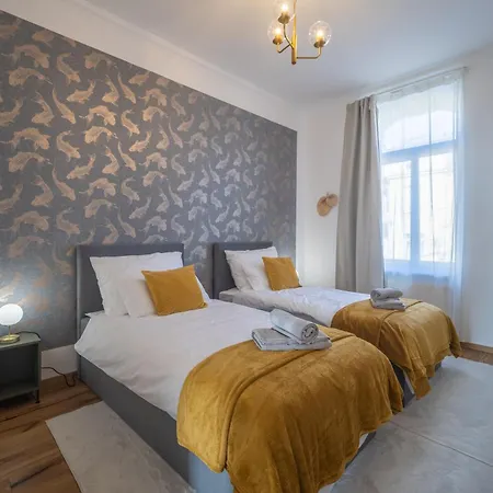 Goethe Palais Am Grossen Garten, Arbeitsplatz, Ruhig, Max 6p, Smart-tv, Eigener Parkplatz Apartment Dresden