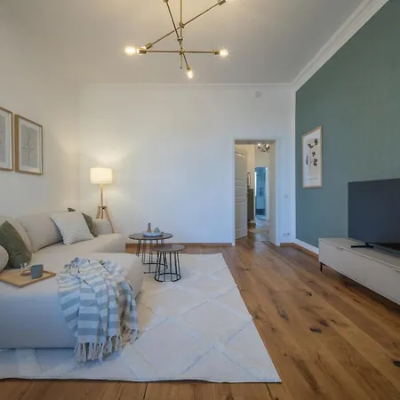 Apartment Goethe Palais Am Grossen Garten, Arbeitsplatz, Ruhig, Max 6p, Smart-tv, Eigener Parkplatz Dresden