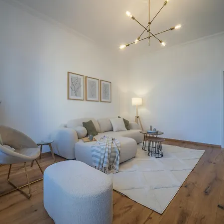 Goethe Palais Am Grossen Garten, Arbeitsplatz, Ruhig, Max 6p, Smart-tv, Eigener Parkplatz Dresden