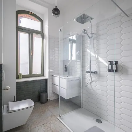 Apartment Goethe Palais Am Grossen Garten, Arbeitsplatz, Ruhig, Max 6p, Smart-tv, Eigener Parkplatz