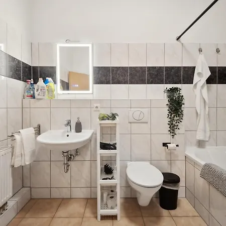 Apartment Helle Altbauwohnung 3 Zimmer & Balkon - Nahe Tu & Zentrum