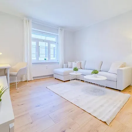 Geraeumige Stilvolle - Ihr Perfektes Zuhause Apartment *