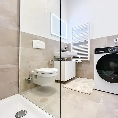 Geraeumige Stilvolle - Ihr Perfektes Zuhause Apartment
