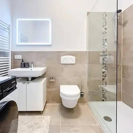 Geraeumige Stilvolle - Ihr Perfektes Zuhause Apartment
