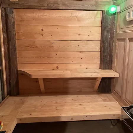 In Schoener Atelierwohnung Mit Garten Und Werkstattsauna Apartment