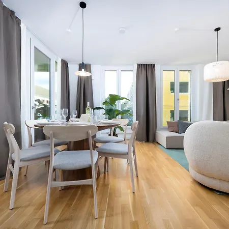 Apartment Spacious Living *