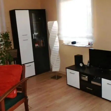 Mit Terrasse In Ruhiger Lage Apartment *