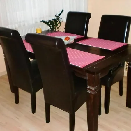Mit Terrasse In Ruhiger Lage