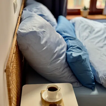 01097 Bed & Breakfast *