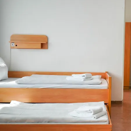 Hostel Djh - Jugendgaestehaus *